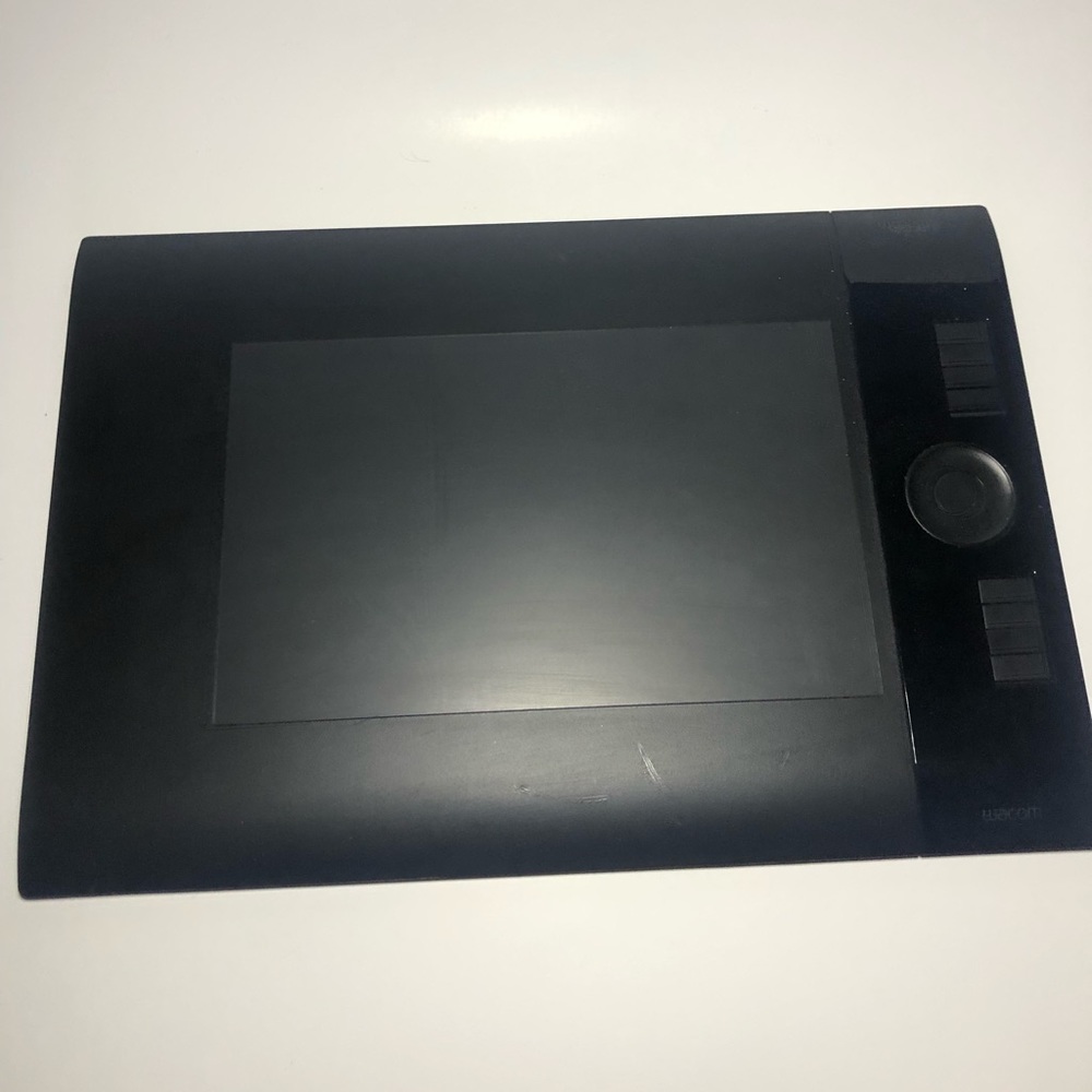 Wacom Intuos4 - Medium *TABLET ONLY*